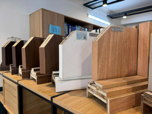 CỬA CHỐNG CHÁY MÀU VÂN GỖ 